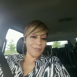 Meet your Posher, Stefanie